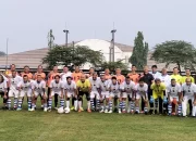 duel-persib-legends-vs-tni-polri-dan-wagub-jabar-bawa-kenangan-di-stadion-siliwangi
