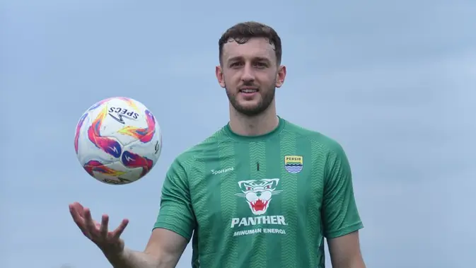 persib-resmi-melepas-adam-przybek