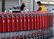 target-meluncurkan-sistem-pelacakan-kehadiran-baru-untuk-pekerja-toko-dan-gudang