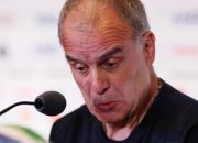 bielsa-mundur-dari-posisi-pelatih-uruguay,-curhat-nyaris-2-jam