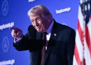 perusahaan-perusahaan-besar-memasukkan-$1.000-ke-rekening-trump-karyawan-mereka