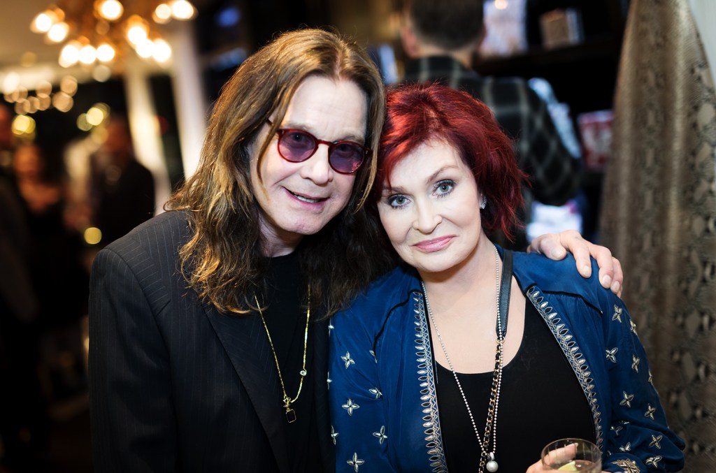 sharon-osbourne-menandai-ulang-tahun-pernikahan-pertama-tanpa-ozzy:-‘forever-my-heart’