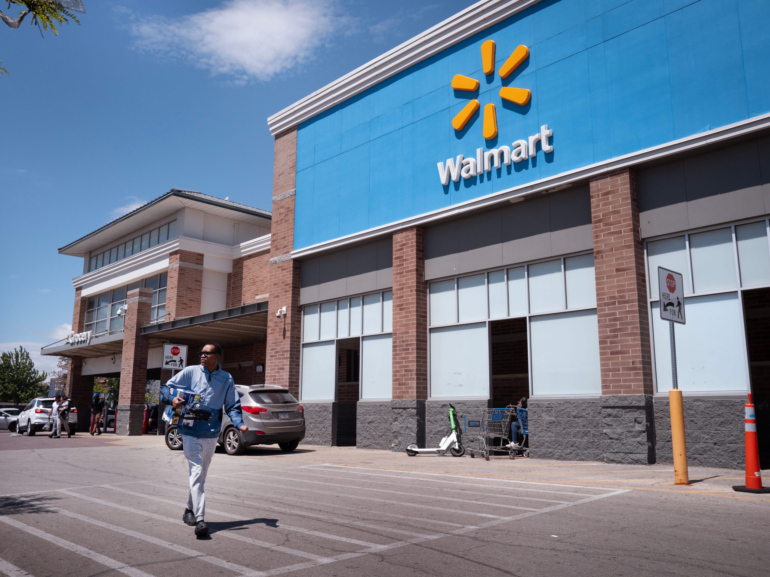 trump-mengatakan-walmart-akan-menurunkan-harga-setelah-permintaan-gedung-putih