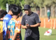 jadi-technical-advisor-akademi-milik-sergio-van-dijk-rizki-bagja,-ini-ungkapan-rahmad-darmawan