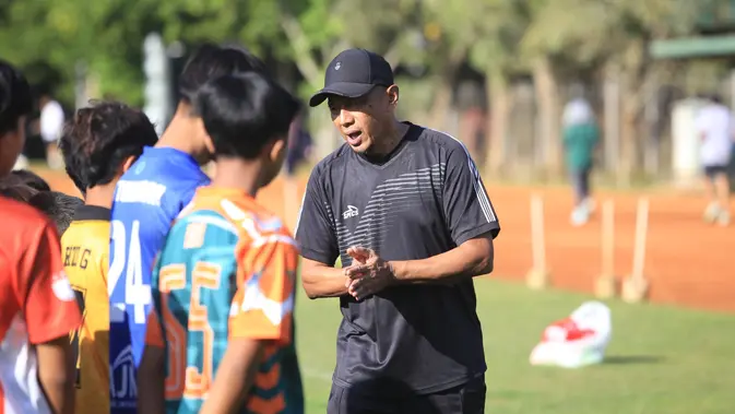 jadi-technical-advisor-akademi-milik-sergio-van-dijk-rizki-bagja,-ini-ungkapan-rahmad-darmawan