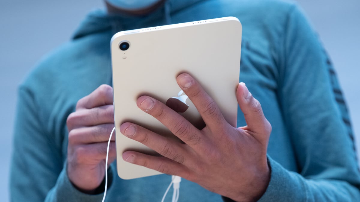 iphone-ultra-lipat-vs-ipad:-bagaimana-perbandingan-layarnya-(kabarnya).