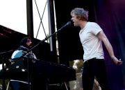 spoon-menghadirkan-hamilton-leithauser-untuk-meliput-rock-klasik-1957-di-summerstage