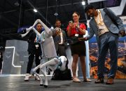 Robot Anjing, Tesla, dan Helikopter Penyelamat: Banyak sekali KTT AI PBB