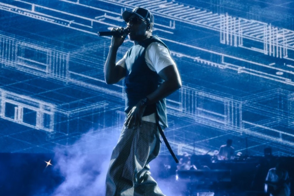 jay-z-menutup-yankee-stadium-dengan-‘the-blueprint’-&-tamu-istimewa:-7-momen-terbaik”.