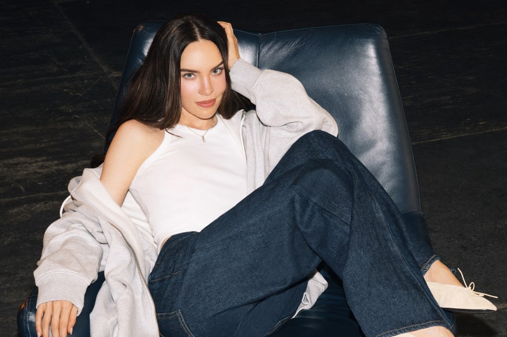 belinda-menjadi-wajah-baru-merek-denim-ini-di-amerika-latin