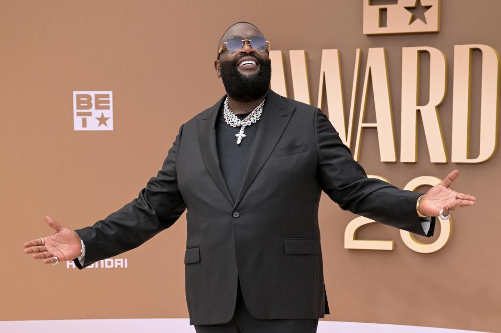 rick-ross-memberi-tahu-hubungan-joe-budden-dengan-drake-bukanlah-‘fasad’:-‘tidak-ada-yang-palsu’