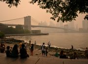 Seperti Apa Kota Dari Chicago hingga Washington, DC Di Bawah Selimut Asap Kebakaran Hutan