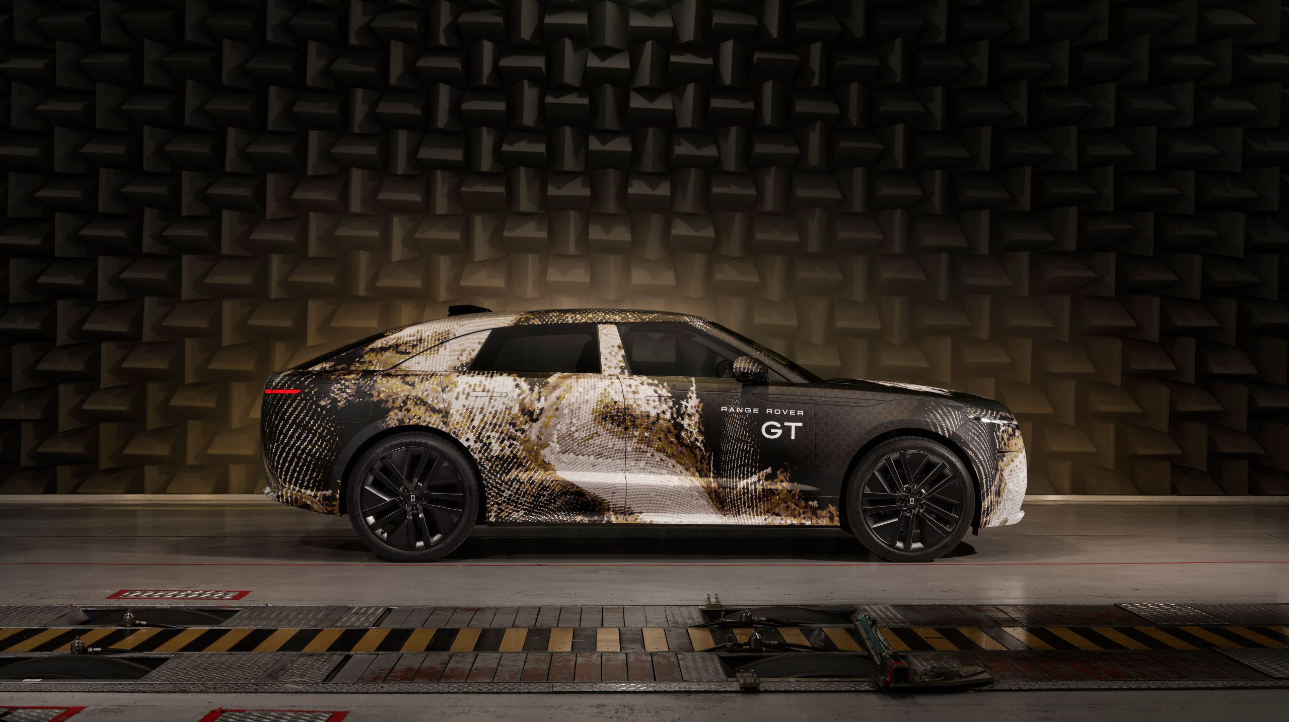 apakah-all-new-range-rover-gt-menginjak-ekor-jaguar?