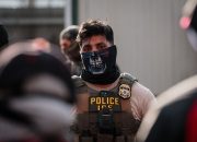Negara Ingin Agen ICE Tunjukkan Wajahnya. Pemerintahan Trump Memblokir Mereka