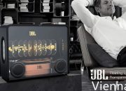 jbl-vienna-resmi-meluncur,-speaker-unik-dengan-layar-18,5-inci-tampilkan-lirik-lagu