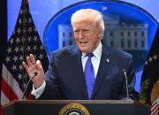 trump-menyelesaikan-tarif-baru-terhadap-puluhan-negara