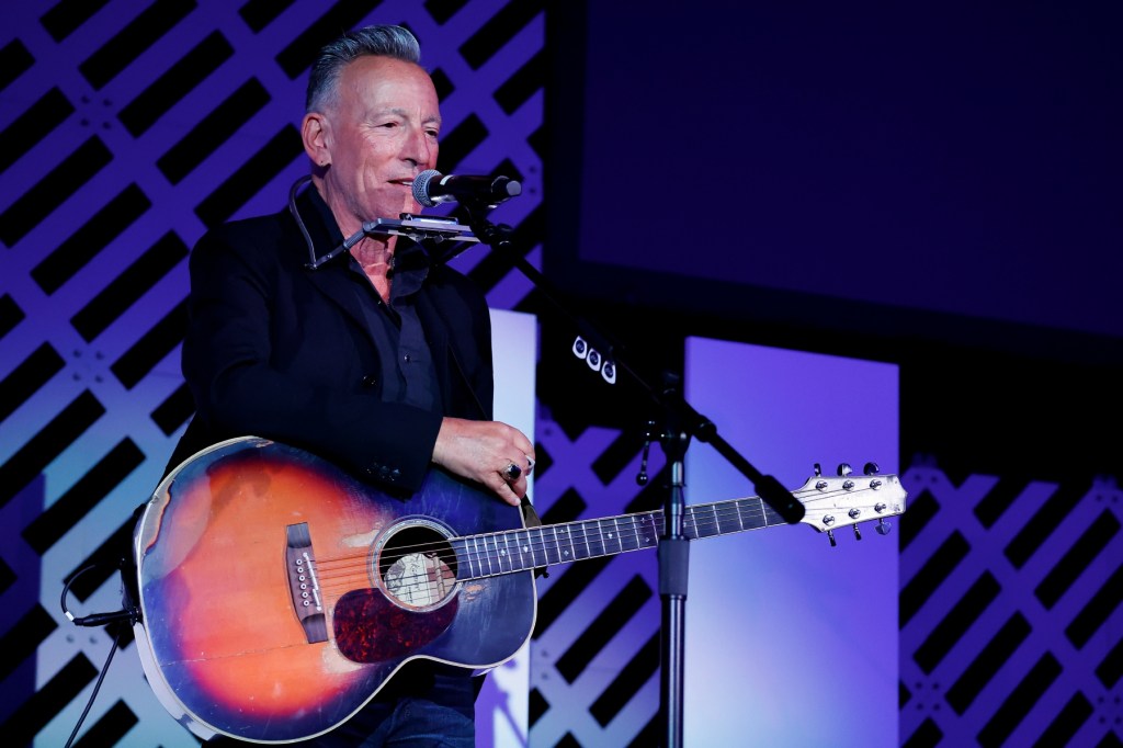 bruce-springsteen,-colin-kaepernick-dihormati-dengan-penghargaan-aclu-baru