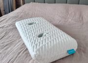 Lupakan obat tidur yang mahal. Belilah bantal ini sebagai gantinya
