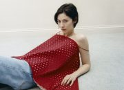 gracie-abrams-mendapatkan-album-no.-1-pertama-di-billboard-200-dengan-‘daughter-from-hell’