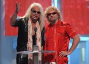 sammy-hagar-menawarkan-david-lee-roth-tempat-di-residensinya-di-las-vegas-setelah-pembatalan-tur