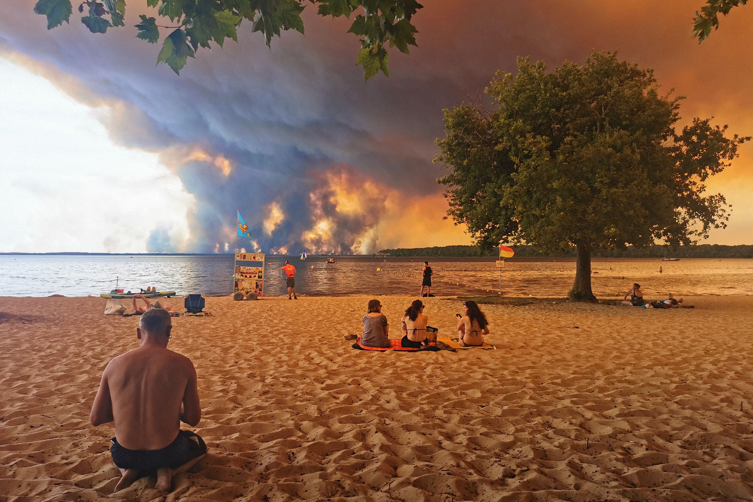 prancis-mencatat-awan-pyrocumulonimbus-pertama-di-tengah-kebakaran-yang-memecahkan-rekor