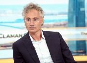 palantir-ceo-alex-karp-says-frontier-ai-labs-think-they-‘deserve-to-colonize-your-enterprise’
