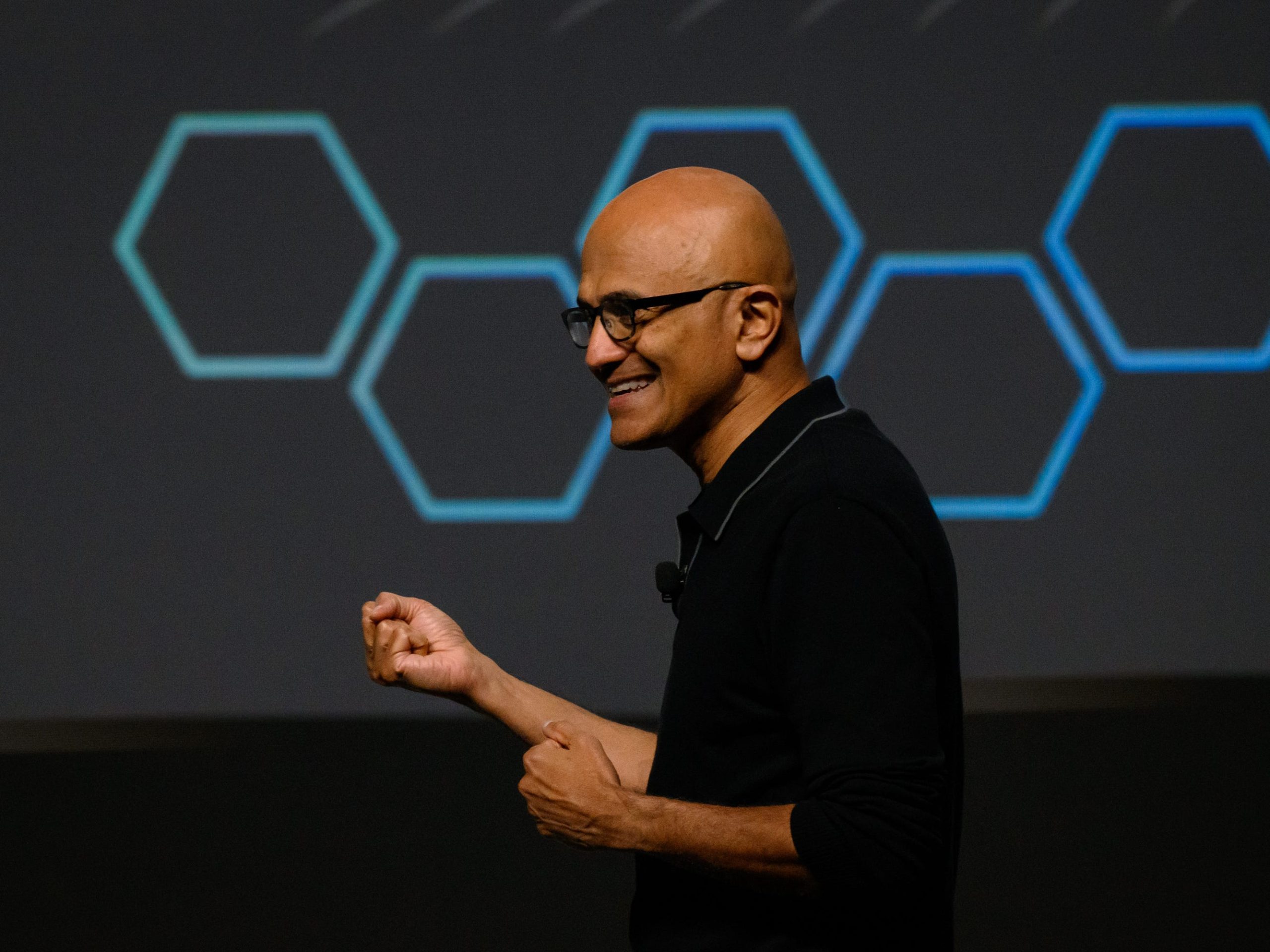 microsoft-is-retiring-its-peer-feedback-tool-as-it-overhauls-employee-reviews,-an-internal-message-shows