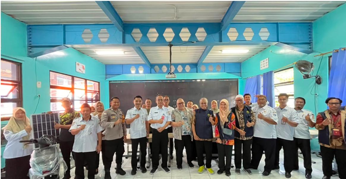 ft-unj-perkuat-literasi-digital-dan-energi-bersih-lewat-pengabdian-masyarakat