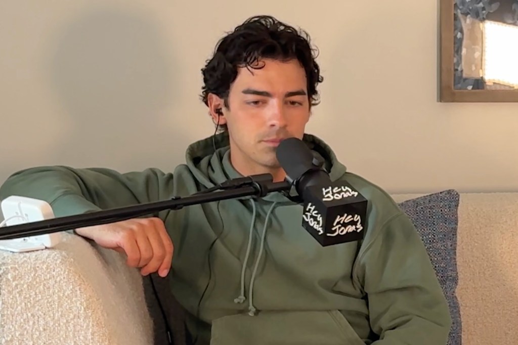 joe-jonas-says-disappointing-solo-album-sales-led-him-to-seek-therapy-for-the-first time