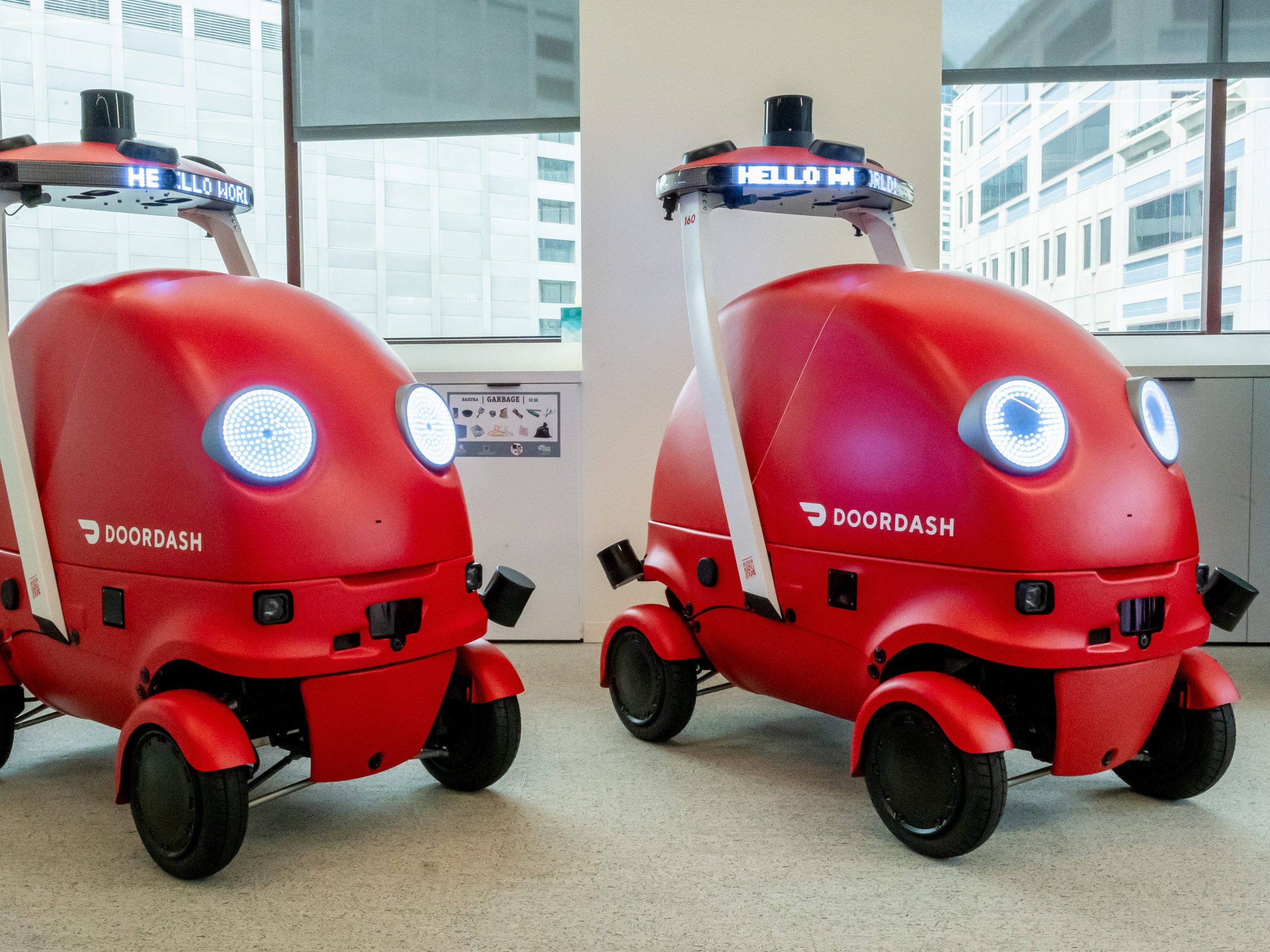 doordash-is-still-ironing-out-dot-delivery-robot-kinks,-from-charging-to-pickups