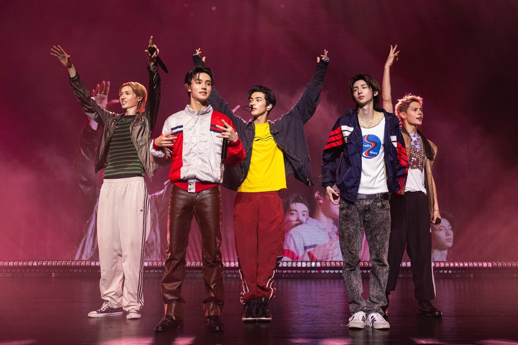 cortis-tells-nyc-to-put-their-phones-down-at-first-us.-solo-concert:-the-7-best moments