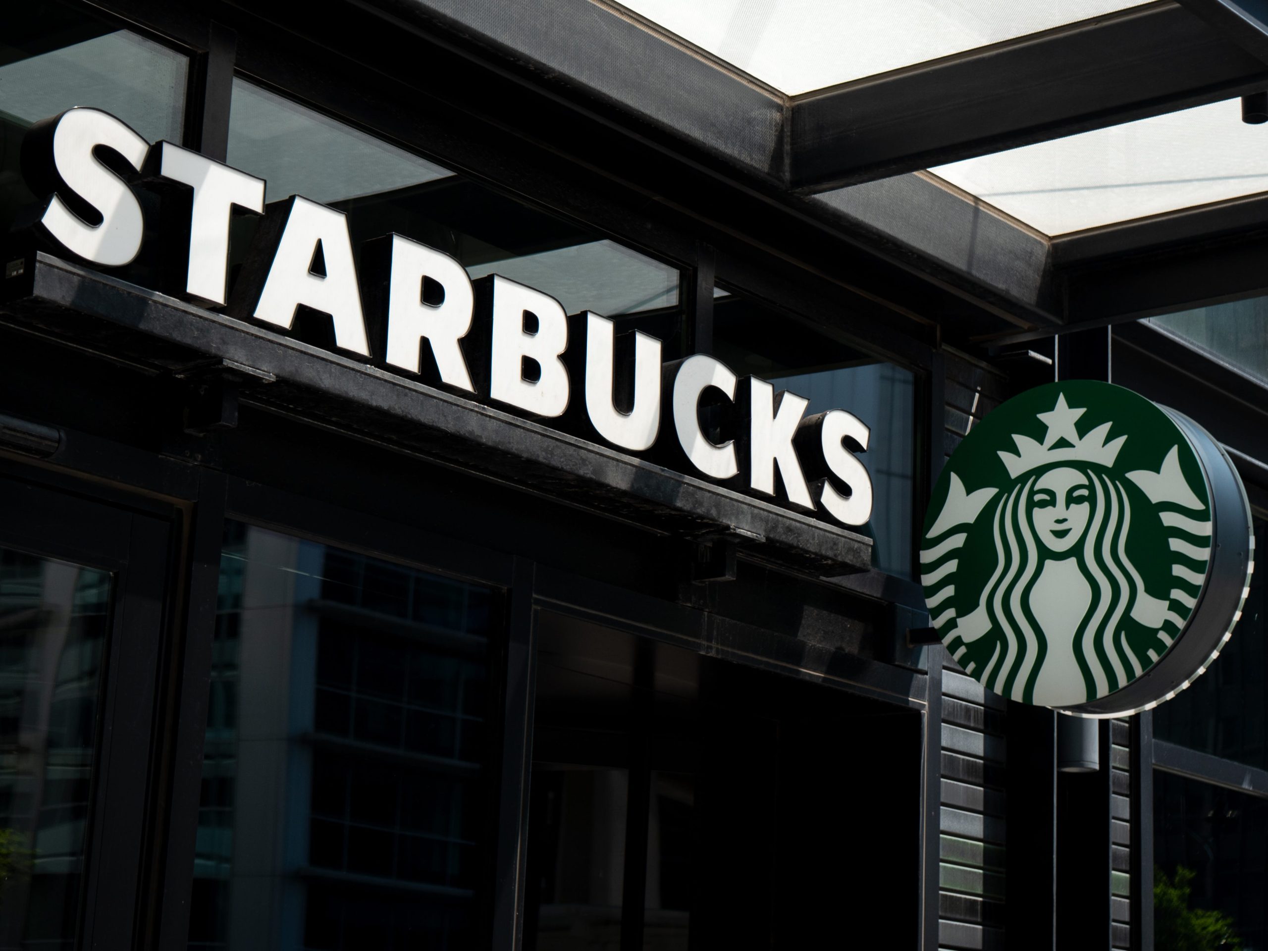starbucks-is-ending-glp-1-coverage-for-weight-loss-as-employer-costs-climb