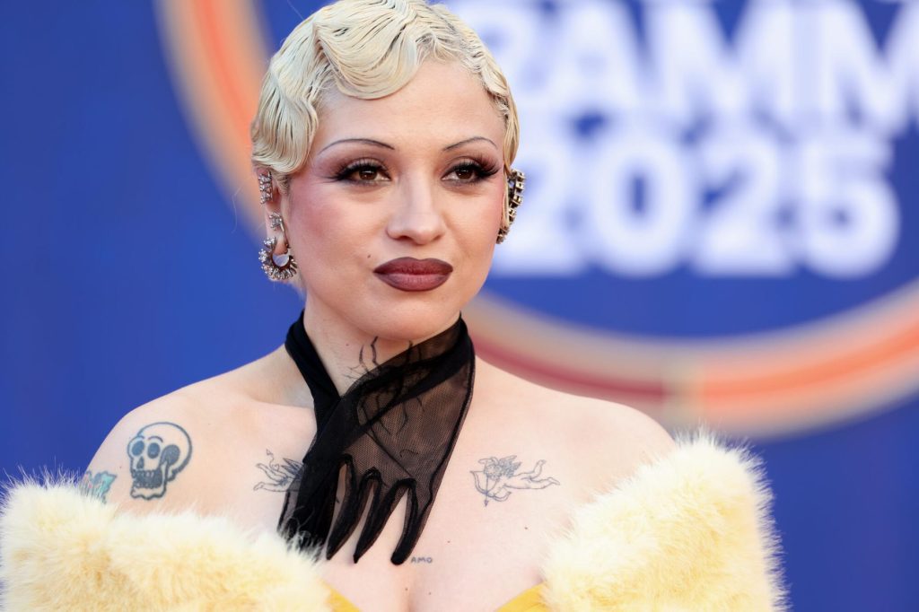 mon-laferte-will-receive-social-justice-award-&-more-uplifting-moments-in-latin music