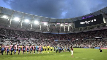 foto:-inter-miami-beri-penghormatan-untuk-ayah-lionel-messi