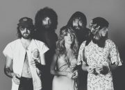 fleetwood-mac’s-‘greatest-hits’-reaches-even-greater-heights,-hitting-new-peak-on-album charts