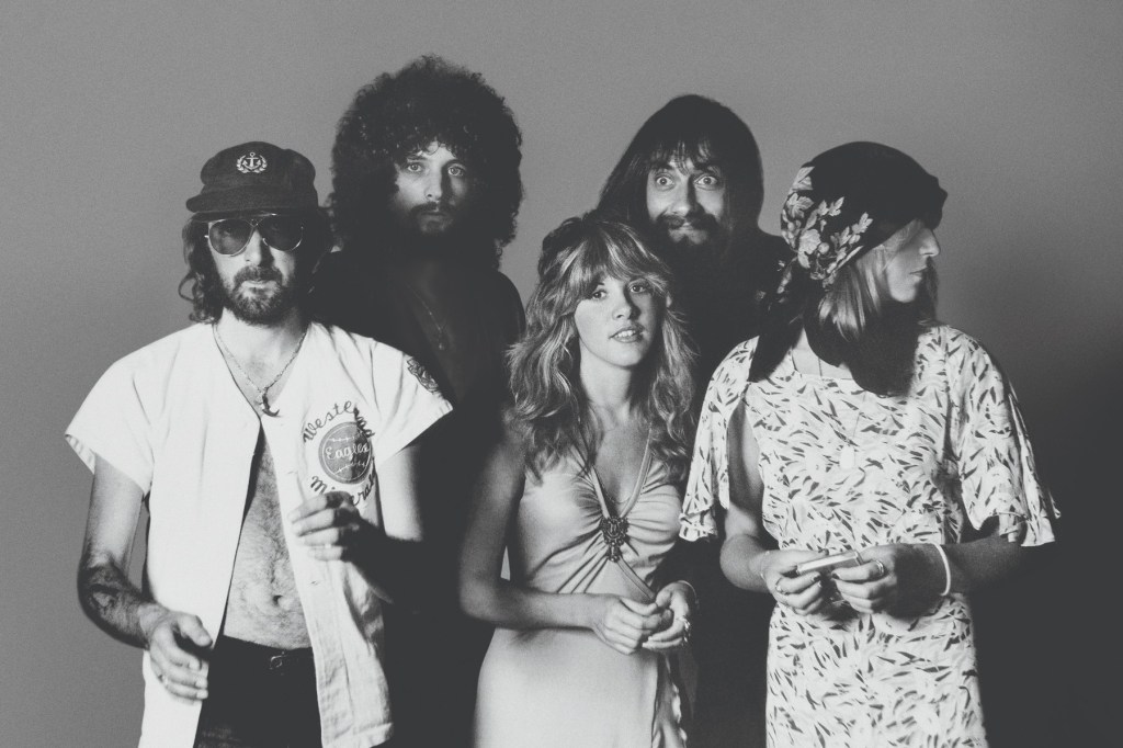 fleetwood-mac’s-‘greatest-hits’-reaches-even-greater-heights,-hitting-new-peak-on-album charts