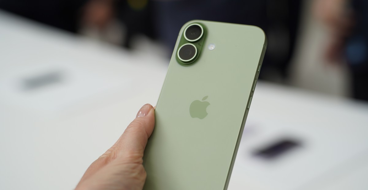 it-looks-like-apple’s-iphone-18-really-will-skip-the-fall-launch-this-year