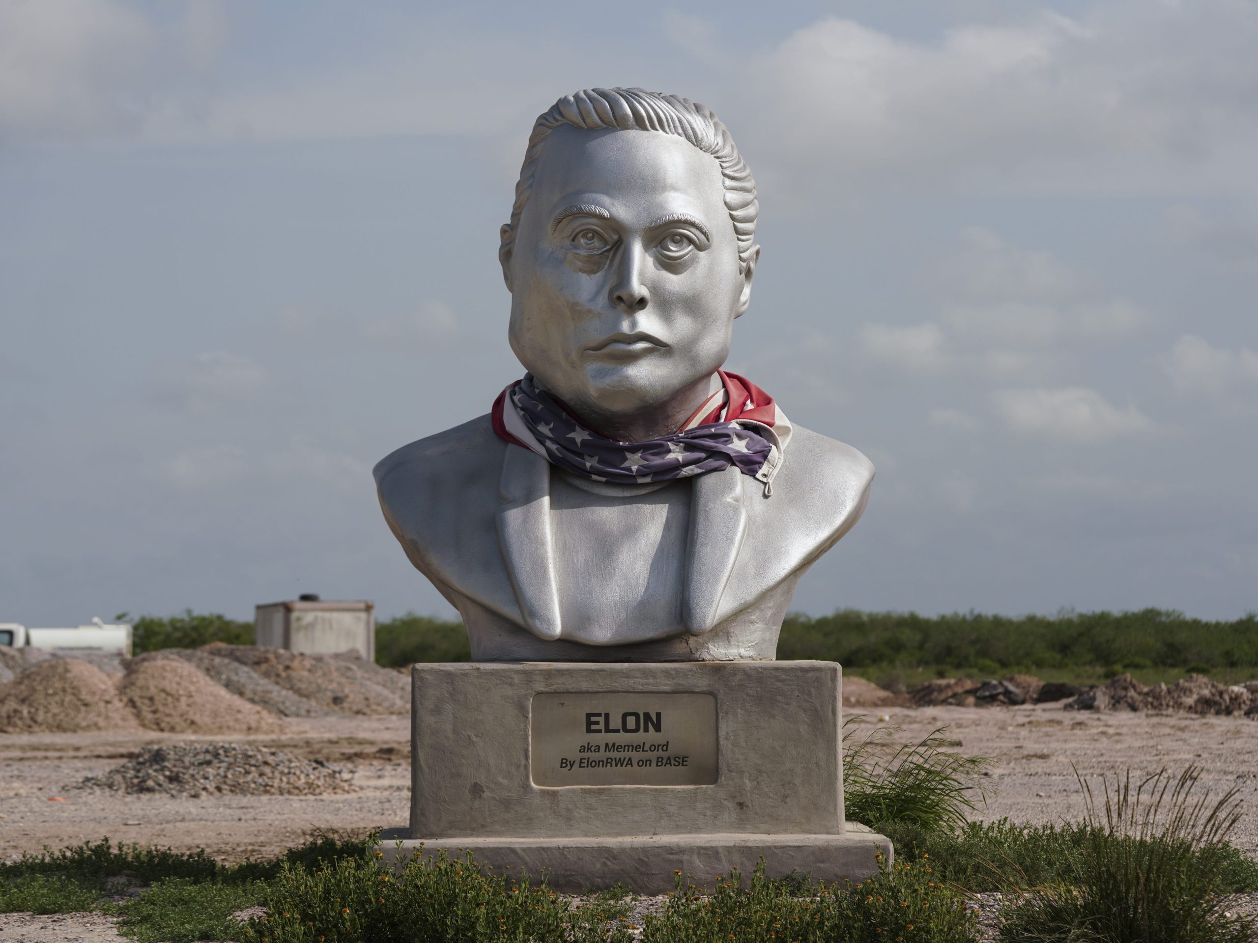spacex’s-starbase-is-getting-a-few-monuments-dedicated-to-elon-musk-not-all-will-be-flattering.