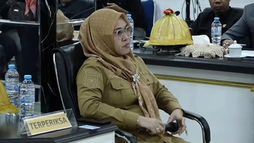 hujan-interupsi-saat-bupati-gowa-bawa-wanita-hamil-ke-rapat-dprd