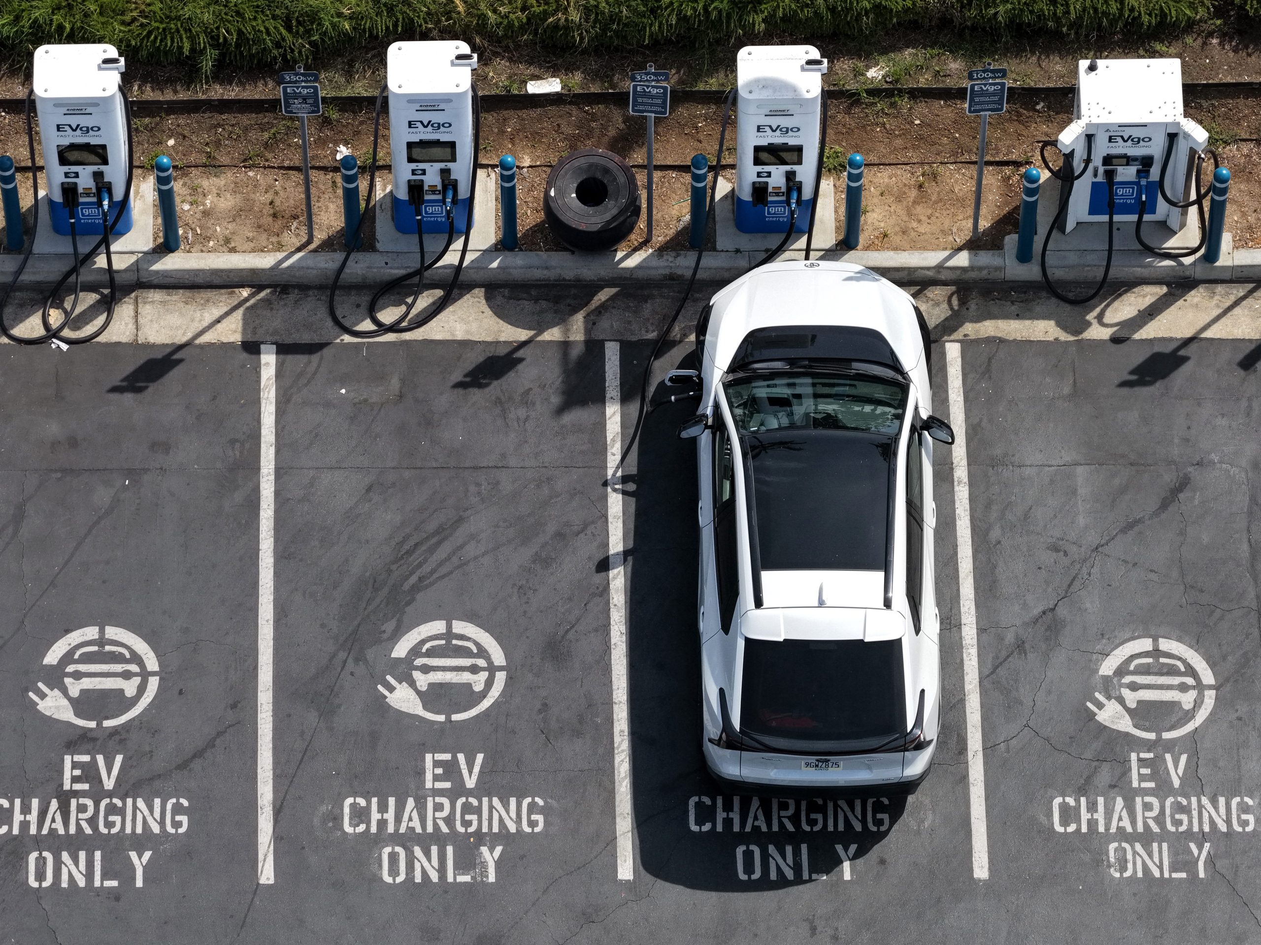 ev-prices-are-rising-again-as-automakers-pull-back-on-discounts