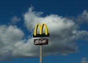 taco-bell’s-former-boss-says-mcdonald’s-is-making-a-mistake-with-its-new-red-bull-drink