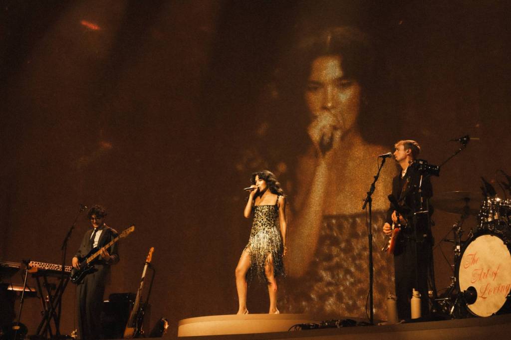 olivia-dean-at-msg:-the-5-best-moments-from-the-second-of-her-four-sold-out shows