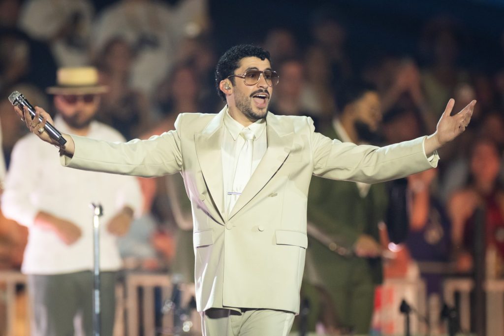 bad-bunny-to-close-debi-tirar-mas-fotos-world-tour-in-puerto rico