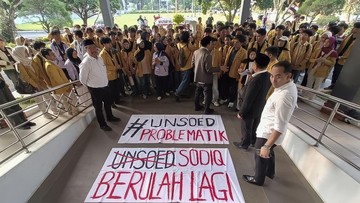 rektor-unsoed-akhmad-sodiq-dan-warek-jadi-tersangka-usai-ott-kpk