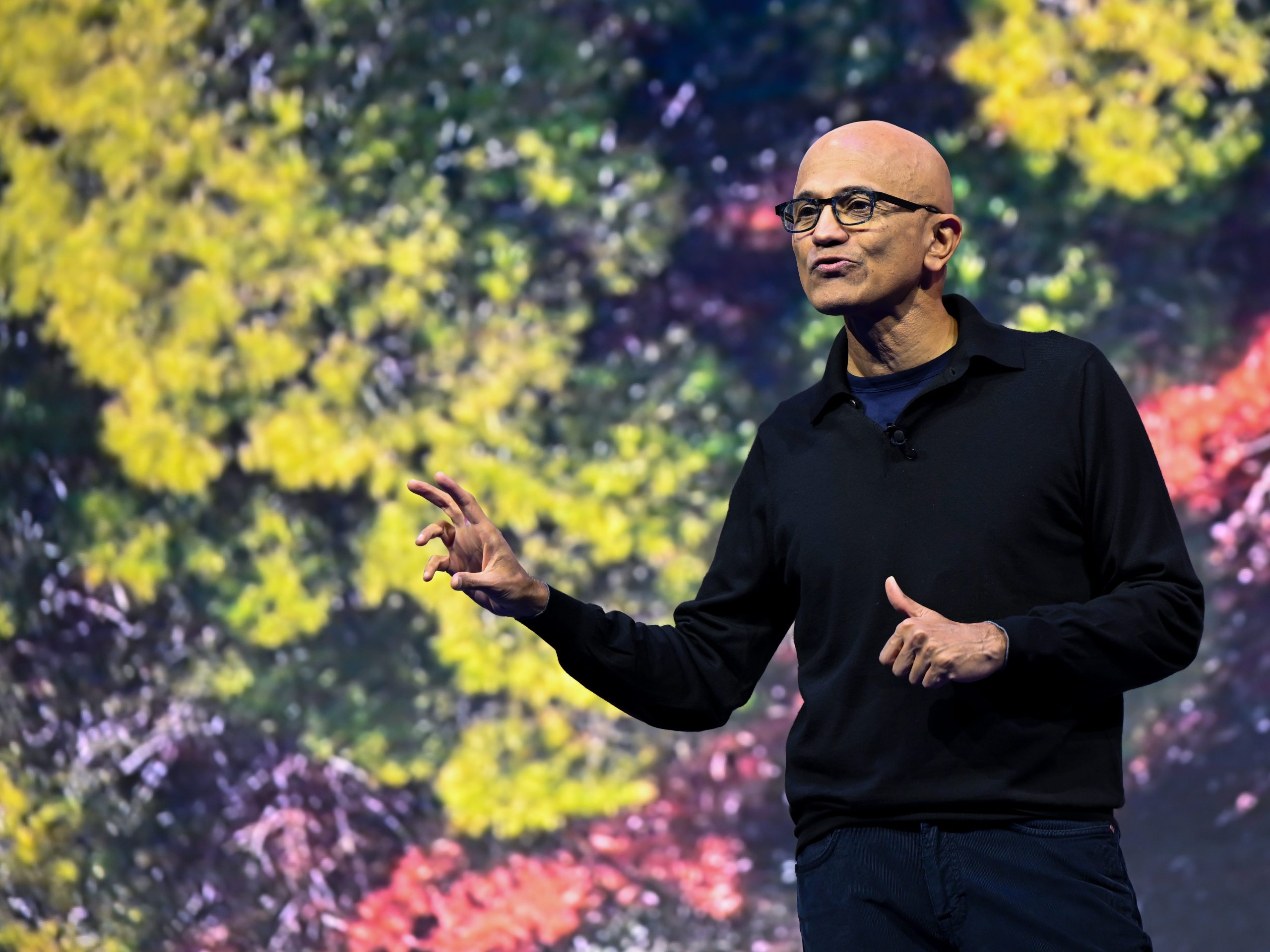 leaked-microsoft-pay-data-shows-how-much-hundreds-of-employees-report-making-in-ai,-cloud,-and-other-teams