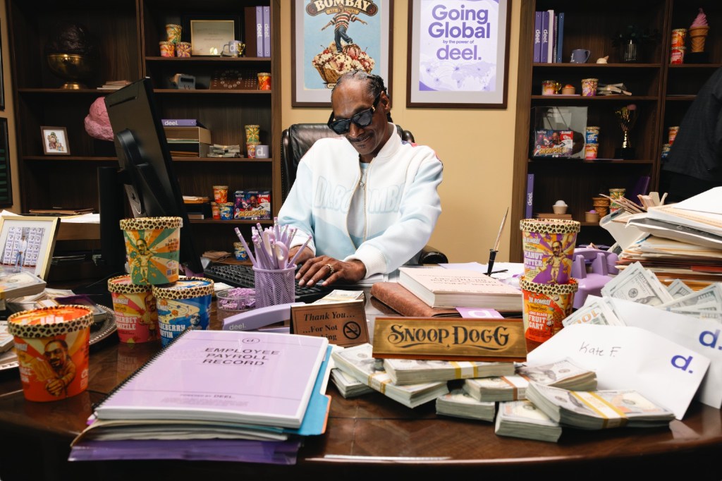 snoop-dogg-is-hiring-an-ice-cream-taster-&-it-pays-$10k-a month