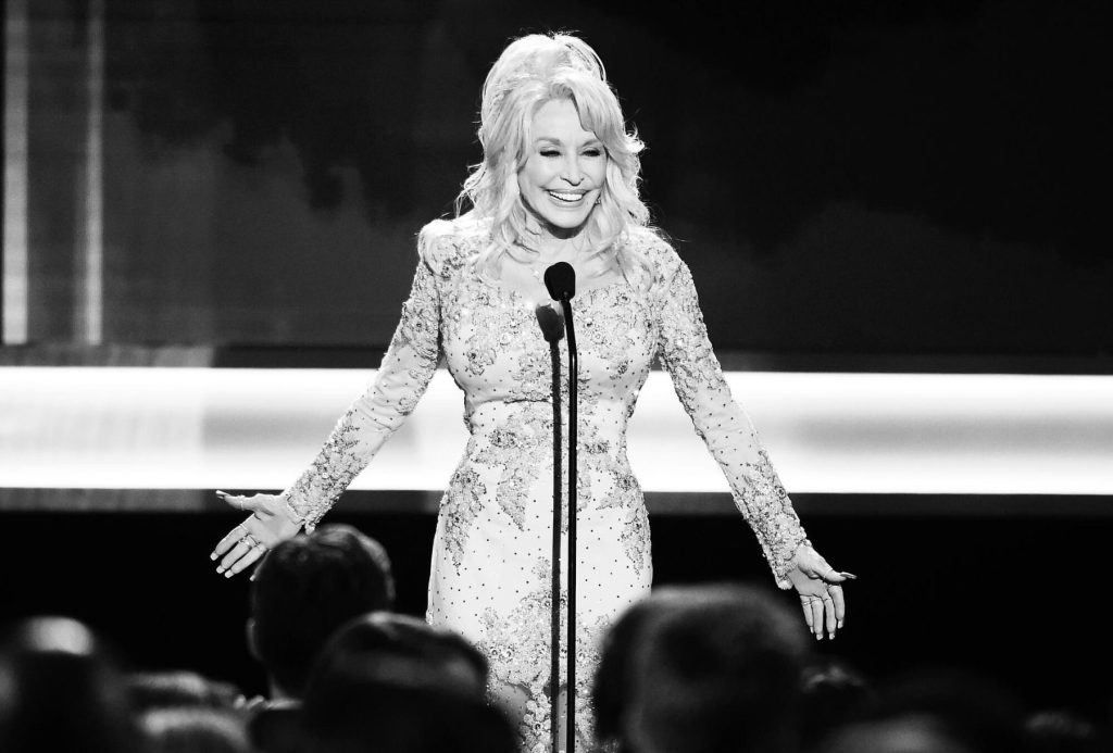 radio-rallies-around-dolly-parton-after-her-death,-led-by-‘9-to 5’