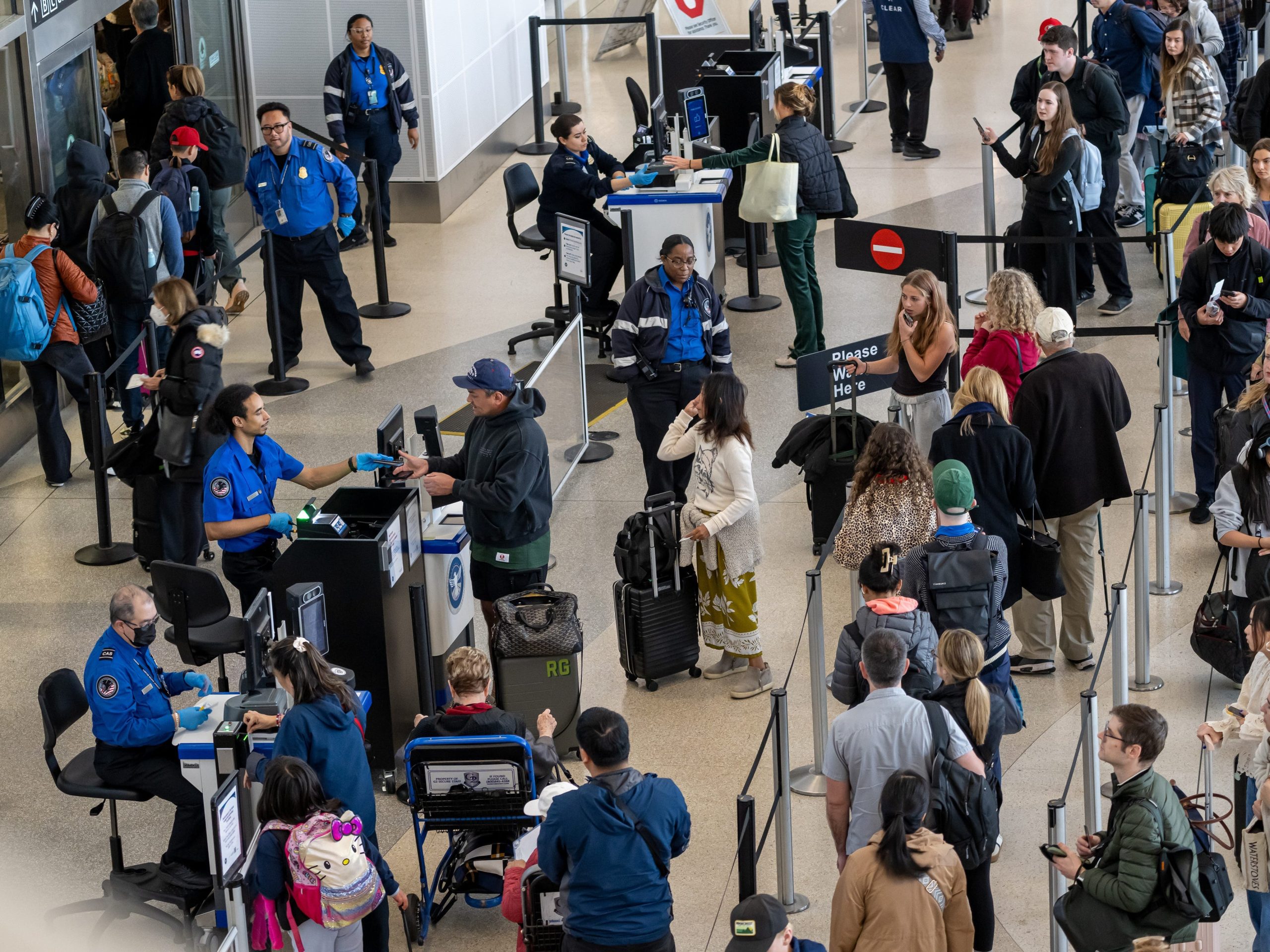 these-20-us-airports-don’t-use-tsa-screeners-—-and-trump-wants-more-to-go-private