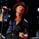 tim-mcgraw-pokes-fun-at-himself-after-onstage-fall-at-cincinnati concert