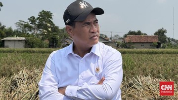 amran-pasang-pompa-di-sawah-bersumber-air-demi-tangkal-kekeringan